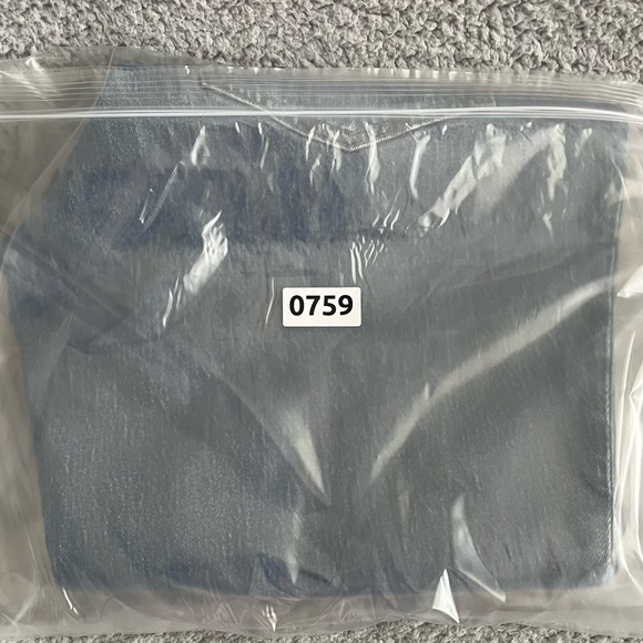 J. Crew Mid-rise '90s classic straight-fit jean in Birchwood wash Blue Sz 32 - Picture 12 of 12